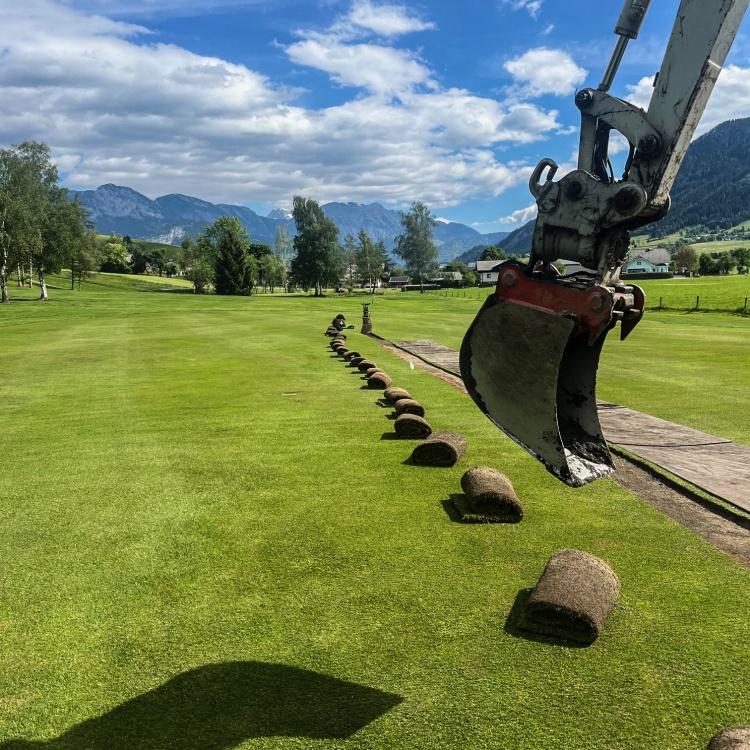 Budowa nowego systemu nawadniania na 18-dołkowym polu golfowym Imlauer Schloss Pichlarn w Austrii